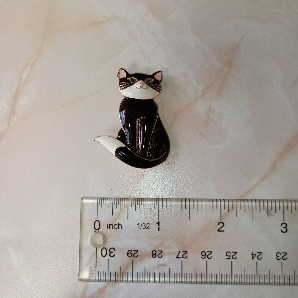 Cat Brooch Pin Black White Retro Look Metal with Enamel Goldtone Base Signed - Picture 4 of 6